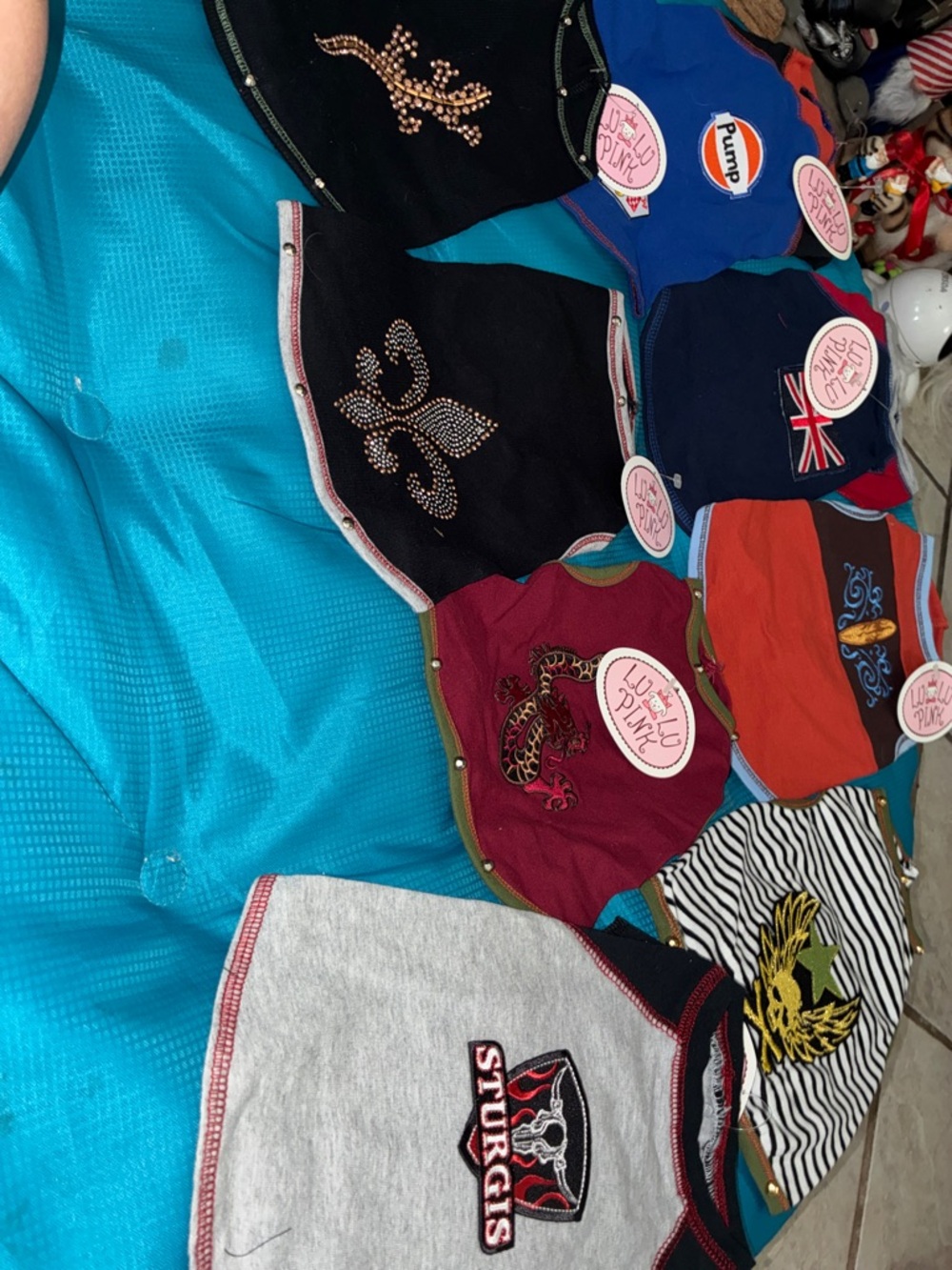 Bundle 24
Eight pieces of Lulu, pink pet clothing size 10 to 14 pounds medium